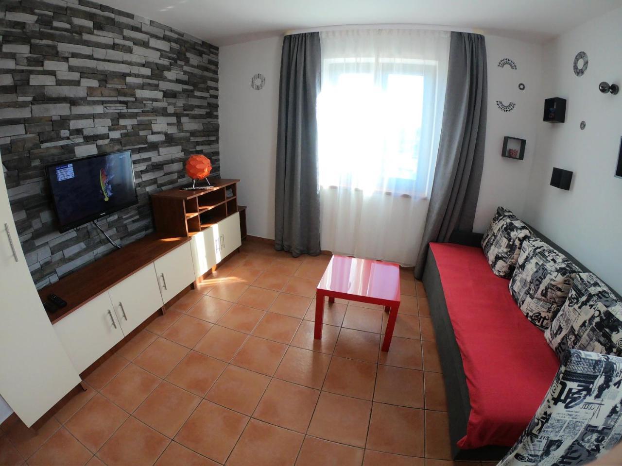 Apartments Myadria Malinska Buitenkant foto